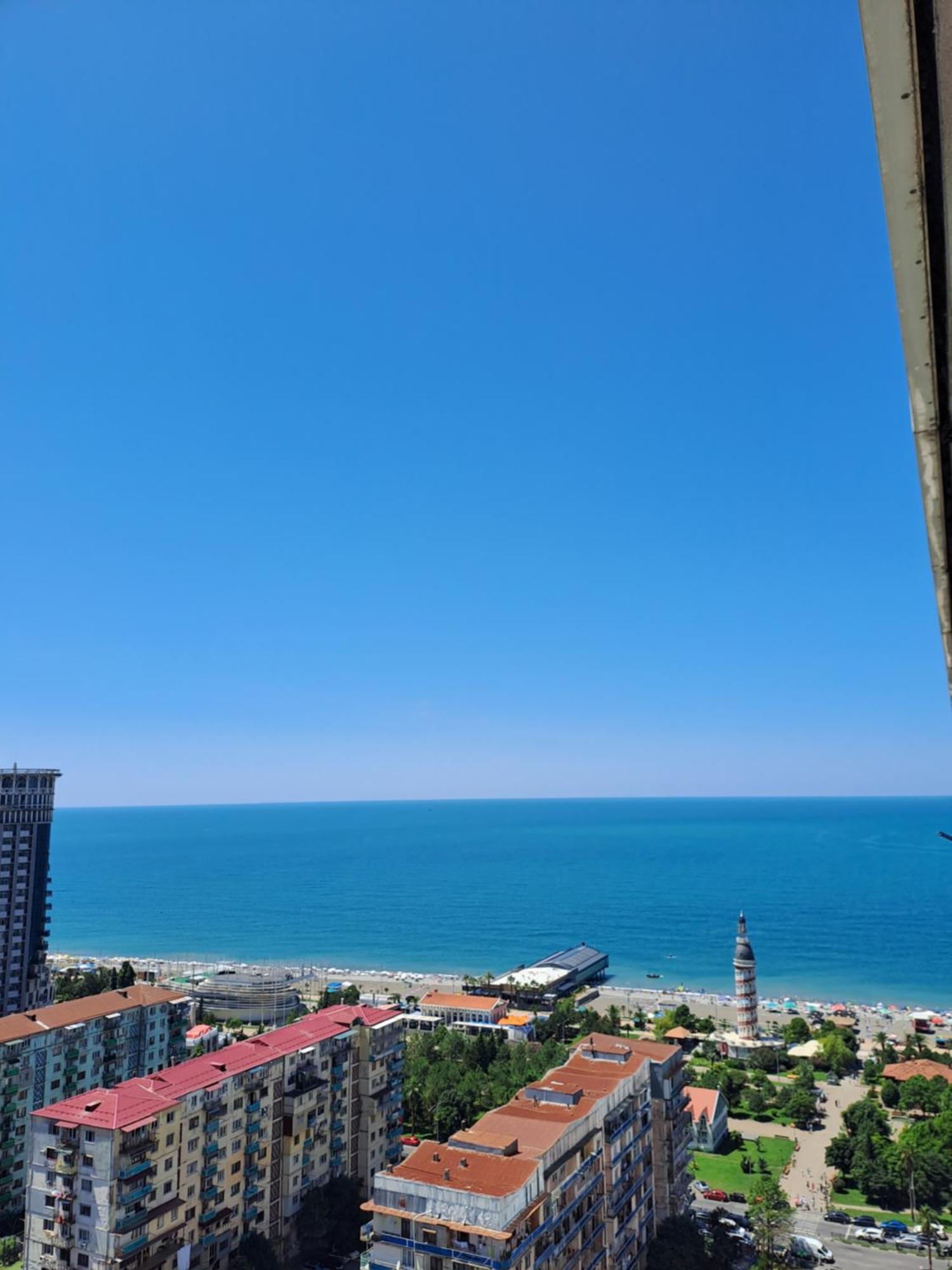 Lux Apart Hotel 555 Batumi Phòng bức ảnh